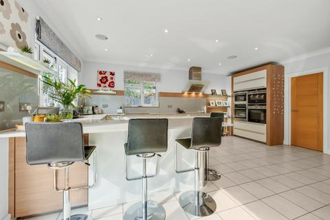 183 Ember Lane, East Molesey, KT8 0BU