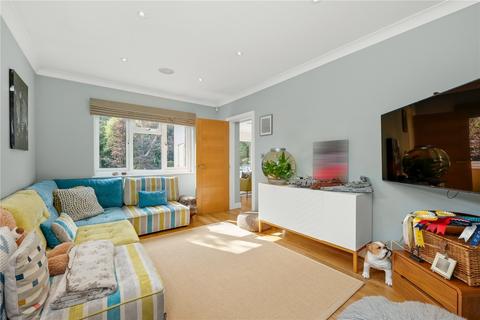183 Ember Lane, East Molesey, KT8 0BU