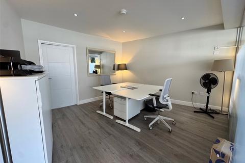 Property to rent, Queens Road, Weybridge, Surrey, KT13