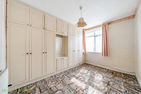 3 bedroom terraced house for sale, Lyndhurst Road, Thornton Heath, CR7