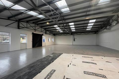 Warehouse to rent, Gatehouse Way Aylesbury HP19 8DB