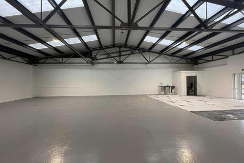 Warehouse to rent, Gatehouse Way Aylesbury HP19 8DB