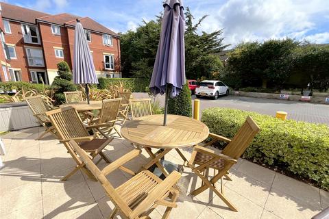 1 bedroom apartment for sale, Stuart Road, Highcliffe, Christchurch, Dorset, BH23