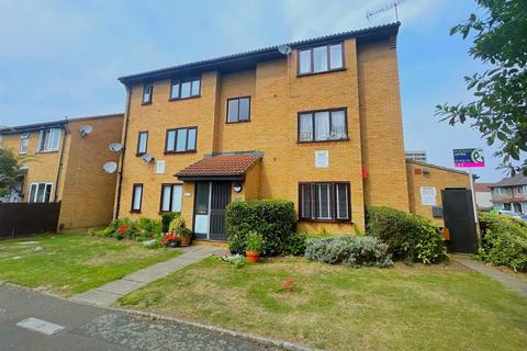 15 Hogarth Crescent, London, SW19 2DN