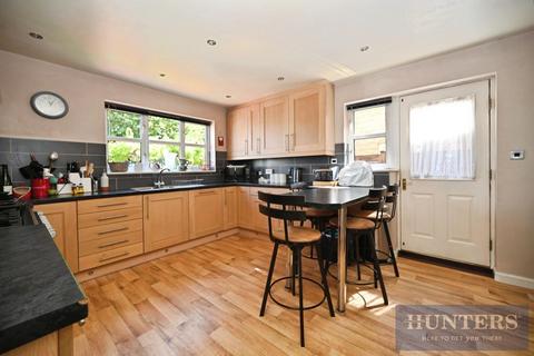 4 bedroom detached house for sale, The Leavens, Apperley Bridge