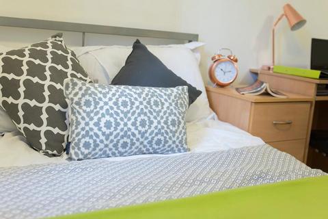 1 bedroom in a flat share to rent, Lower Road, London SE16