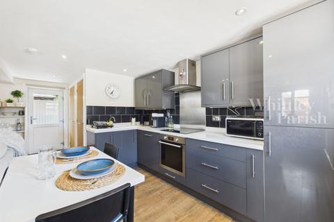 4 Cooks Corner Close, Carleton Rode, Norwich, NR16 1SE
