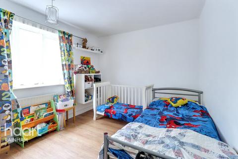 92 Bader Way, Rainham, RM13 7HT