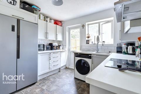 92 Bader Way, Rainham, RM13 7HT