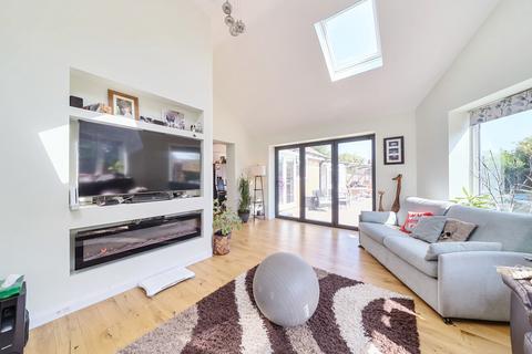 Shenstone Foldhill Close, Martock, TA12 6PF