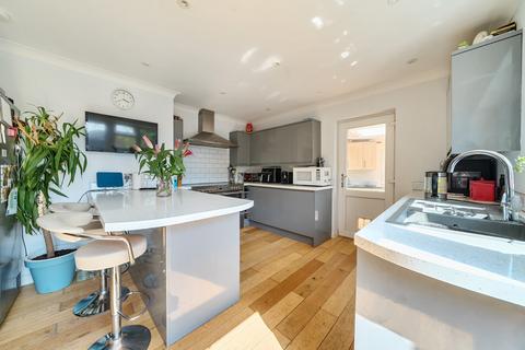 Shenstone Foldhill Close, Martock, TA12 6PF