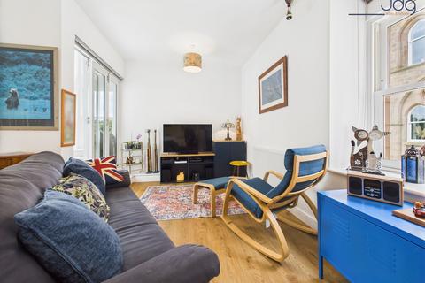 2 bedroom apartment for sale, North Wing, The Residence Kershaw Drive | A bright and airy layout, no onward chain!