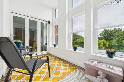 2 bedroom apartment for sale, North Wing, The Residence Kershaw Drive | A bright and airy layout, no onward chain!