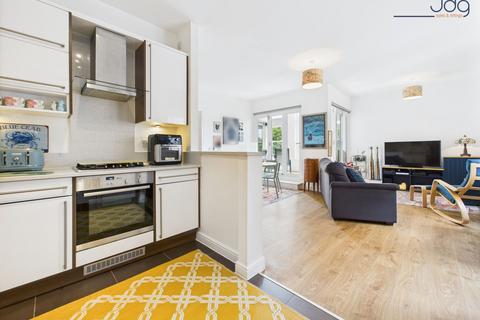 2 bedroom apartment for sale, North Wing, The Residence Kershaw Drive | A bright and airy layout, no onward chain!