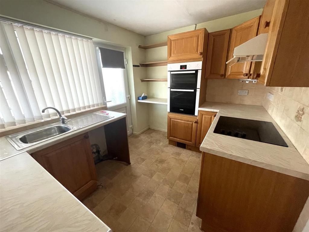 Kitchen...jpg