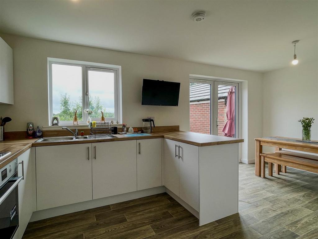 44 Tasker Way Photo-Kitchen 3.jpg
