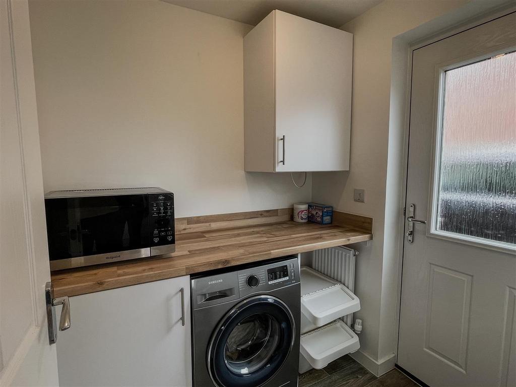 44 Tasker Way Photo-Utility Room.jpg