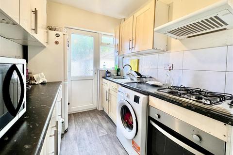 3 bedroom end of terrace house for sale, Alderwick Drive, Hounslow TW3