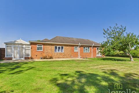 3 bedroom detached bungalow for sale, Beesby Road, Alford LN13