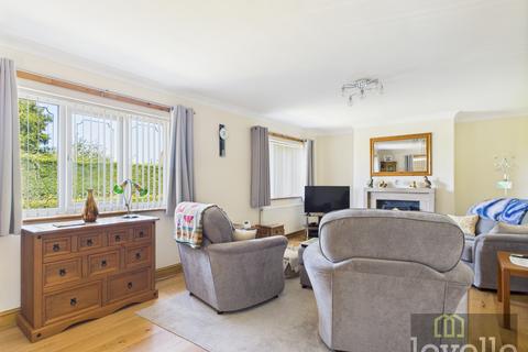 3 bedroom detached bungalow for sale, Beesby Road, Alford LN13