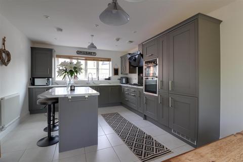 4 bedroom detached house for sale, Standish Gate, Standish, Stonehouse