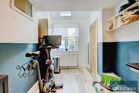 6 Arnold Road, Stoke Golding, Nuneaton, CV13 6JG