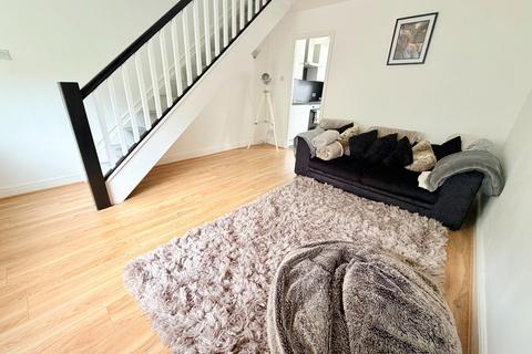 2 bedroom townhouse for sale, Woodlands Close, Denby Dale