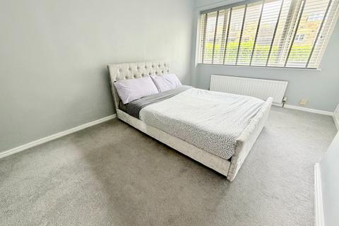 2 bedroom townhouse for sale, Woodlands Close, Denby Dale