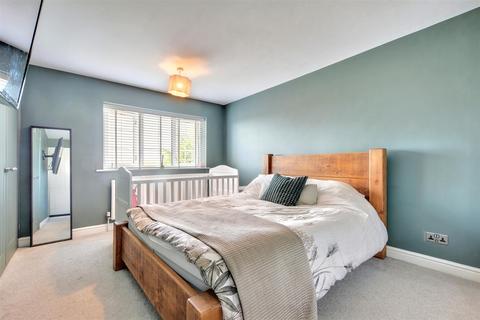 16 Armadale Close, Arnold, Nottingham, NG5 8RG
