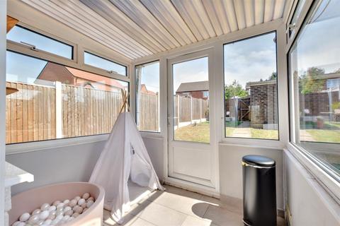 16 Armadale Close, Arnold, Nottingham, NG5 8RG