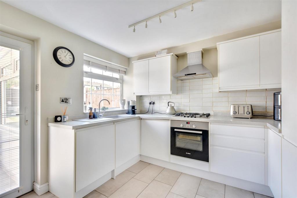 Kitchen 1.jpeg
