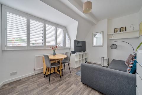 1 bedroom flat for sale, Durham Road, London, SW20