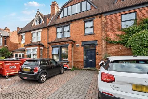 Durham Road, Raynes Park, London, SW20