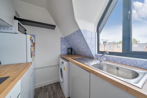 1 bedroom flat for sale, Durham Road, Raynes Park, London, SW20