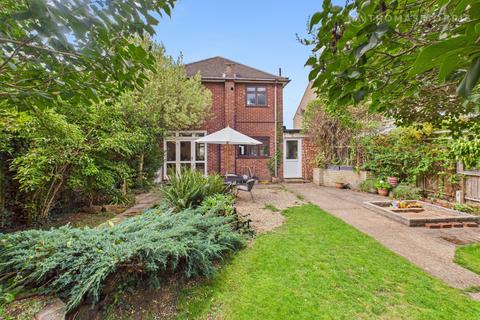 4 bedroom detached house for sale, Banks Road, Bedfordshire SG18