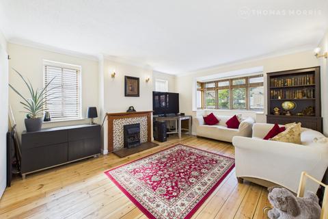 4 bedroom detached house for sale, Banks Road, Bedfordshire SG18