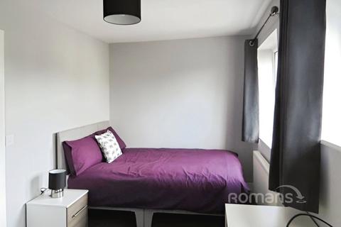 6 bedroom semi-detached house for sale, James Road, Camberley, Surrey