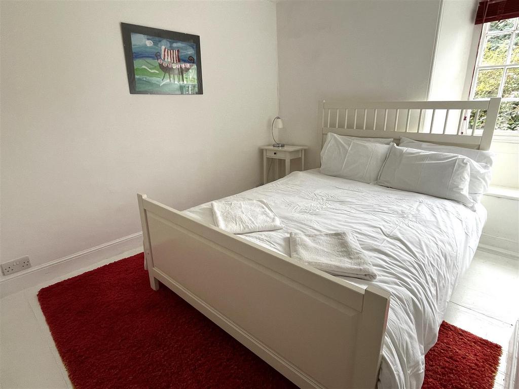 Bed 2.JPG