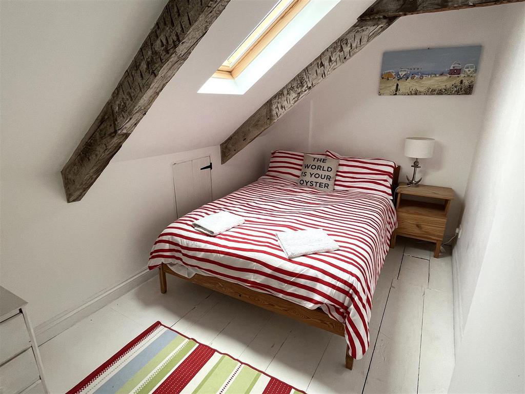 Bed 3.JPG
