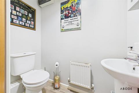 6 Russell Close, Uttoxeter, ST14 8HZ