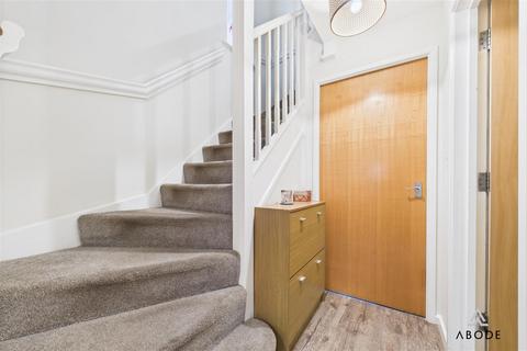 6 Russell Close, Uttoxeter, ST14 8HZ