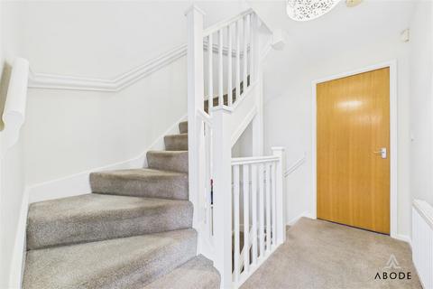 6 Russell Close, Uttoxeter, ST14 8HZ
