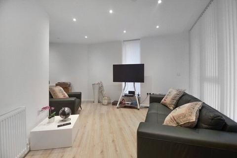 3 bedroom flat for sale, Beulah Hill, Crystal Palace, London, SE19