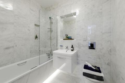 2 bedroom apartment to rent, Egham