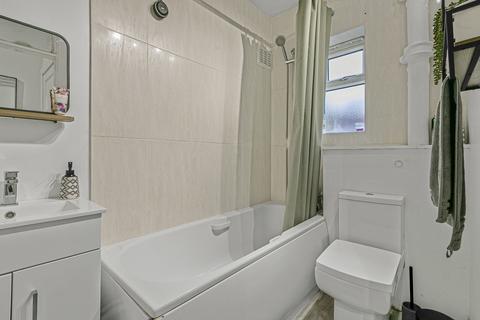 undefined, Twickenham Road, Isleworth, TW7