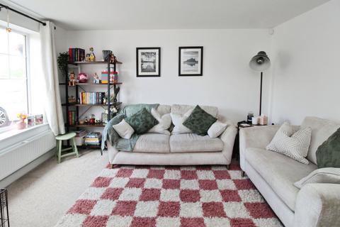 2 bedroom end of terrace house for sale, Wagtail Gardens, Ryton NE40