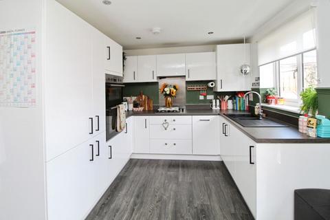 2 bedroom end of terrace house for sale, Wagtail Gardens, Ryton NE40