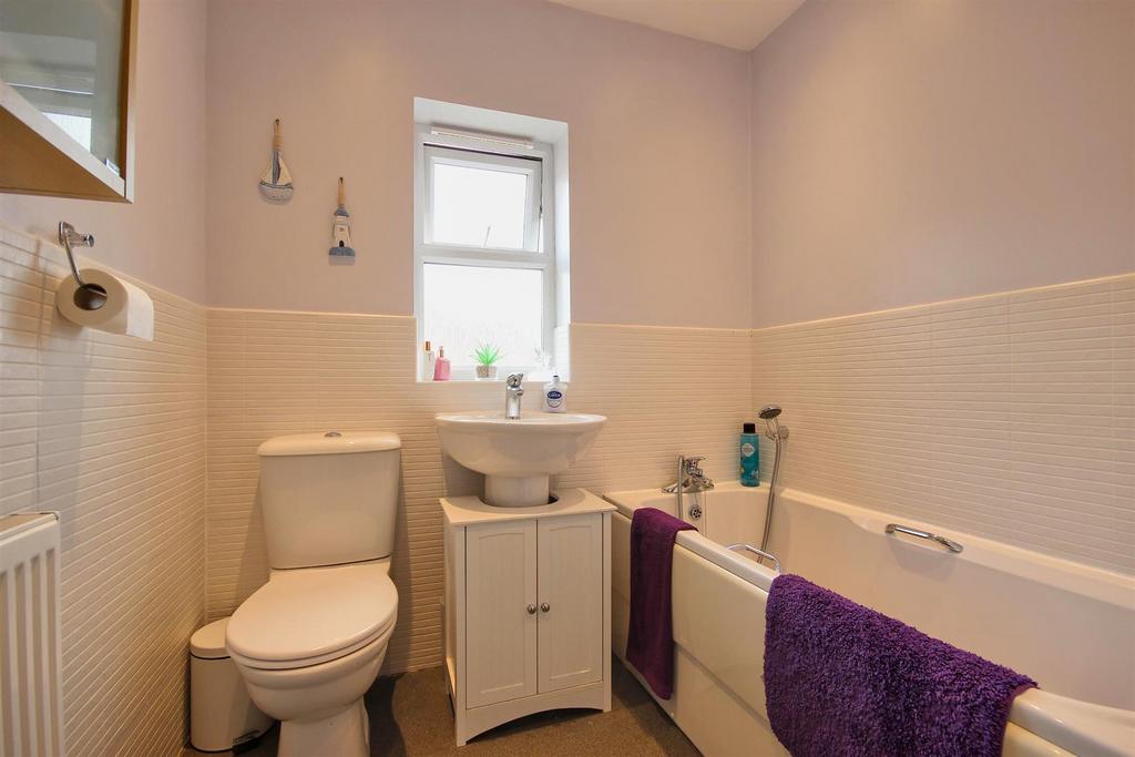 Ashcourt Drive, Hornsea (12).jpg