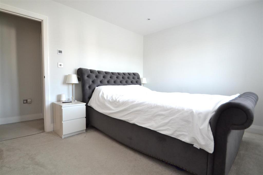 Bed 1 a.JPG
