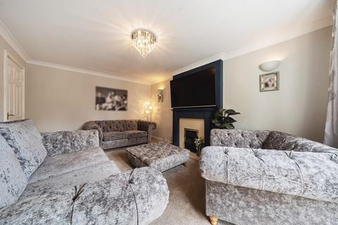 2 Brome Way, Carterton, OX18 1JS